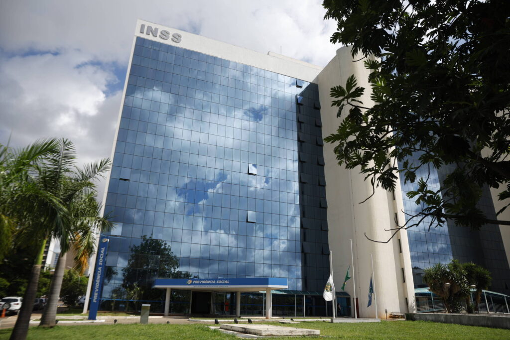 INSS: Cinco juízes se declararam suspeitos de julgar ação - 07/05/2025 - Painel S.A.