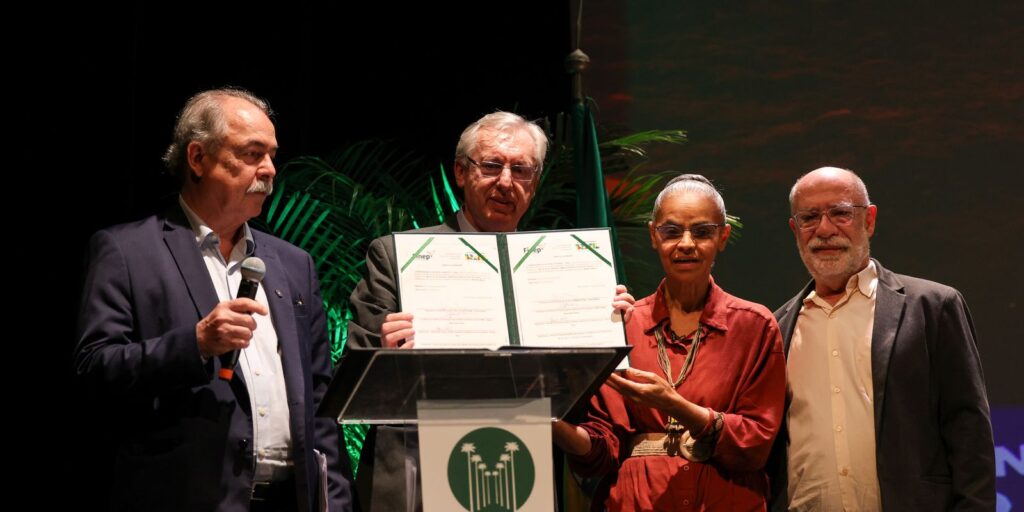 Marina diz que licenciamento ambiental sofreu "golpe de morte"