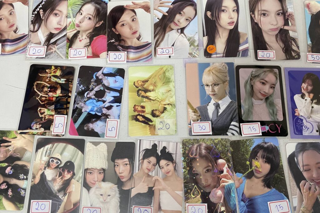Photocards: Fãs colecionam selfies de ídolos de k-pop - 30/04/2025 - K-cultura