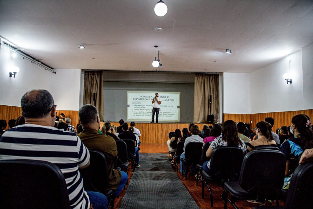 Secretaria de Educação e Esportes de Caruaru promove ação contra a exploração sexual de crianças e adolescentes