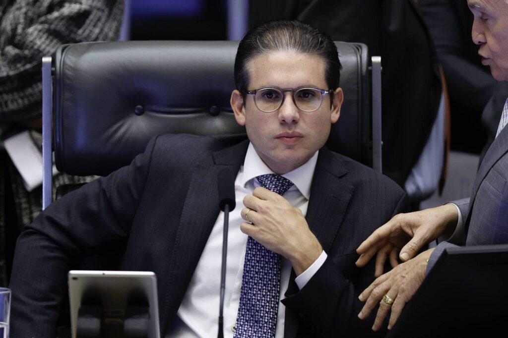 Motta marca votação de projeto que derruba decreto do IOF - 25/06/2025 - Mercado