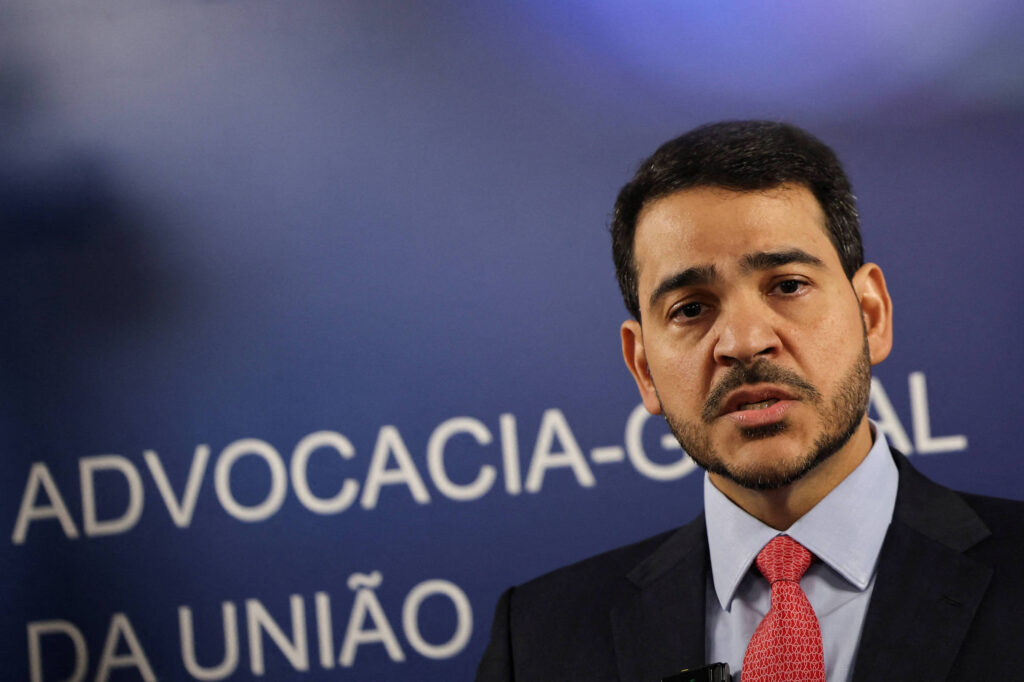 AGU quer investigar informação privilegiada sobre tarifaço - 19/07/2025 - Mercado