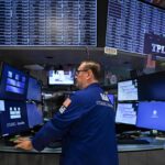 Ações sobem após acordo entre EUA e União Europeia - 28/07/2025 - Mercado
