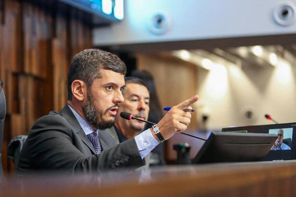 Bacellar exonera Washington Reis de secretaria no Rio - 03/07/2025 - Poder