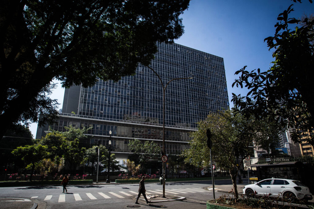 Câmara de SP aumenta vale-refeição a R$ 93 por dia - 21/07/2025 - Cotidiano