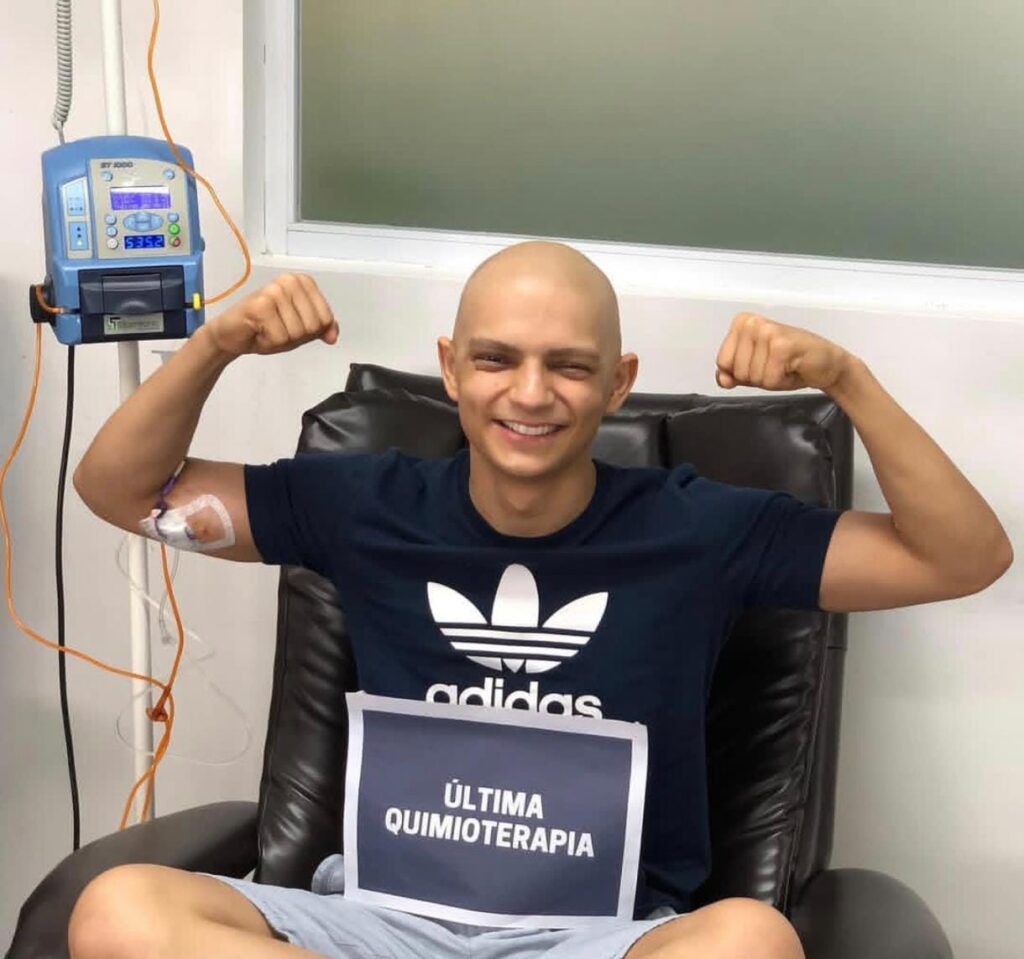 Luto em Caruaru: Jovem Carlos Leal falece após batalha contra o câncer