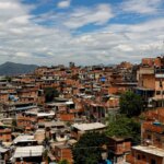Praça musical no Complexo do Alemão visa promover a cultura periférica