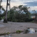 Ventos fortes causam destelhamento e paralisam balsa em SP - 28/07/2025 - Cotidiano