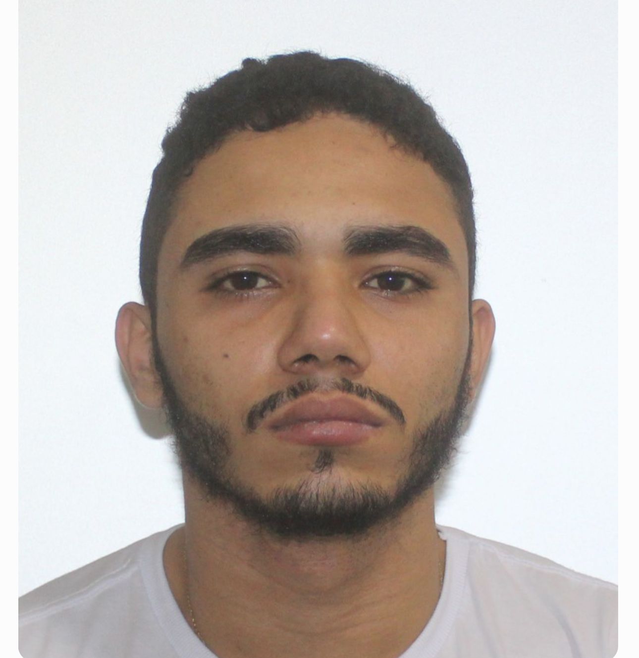 Ação da PMPE Resulta na Apreensão de Arma, Drogas e Prisão de Foragido em Jataúba