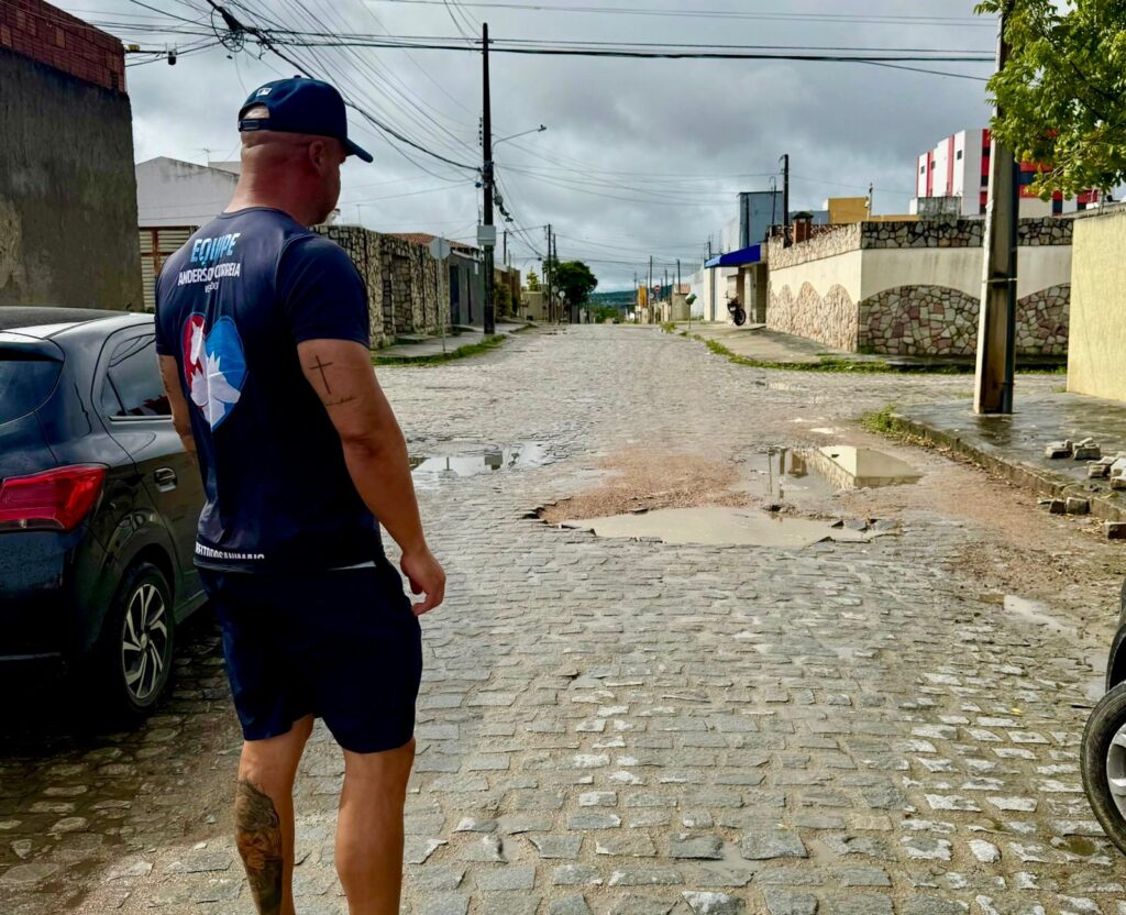 Anderson Correia solicita ações de requalificação de ruas e segurança para bairros de Caruaru