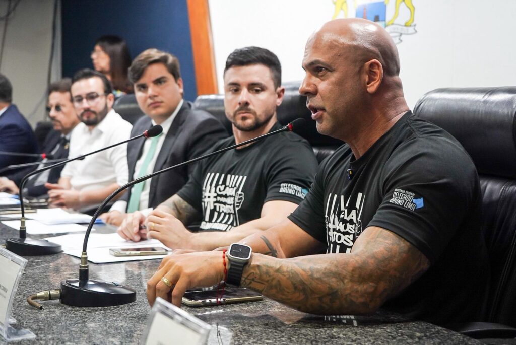 Ao lado de Bruno Lima e Lula da Fonte, Anderson Correia discute políticas animalistas na Câmara do Recife