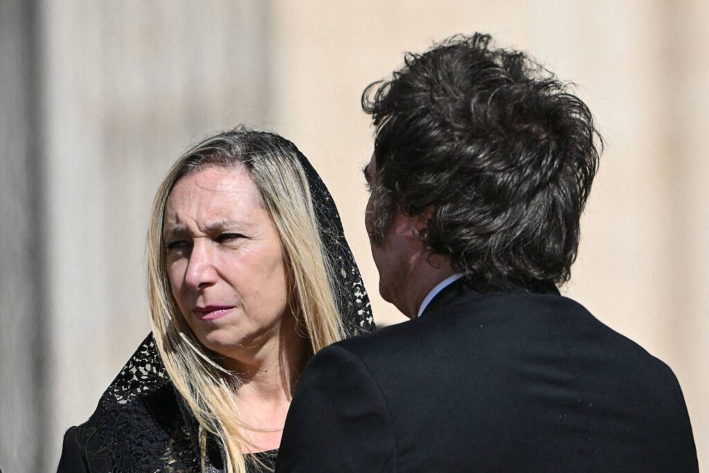 Argentina: Suposta corrupção derruba aliado de Milei - 22/08/2025 - Mundo