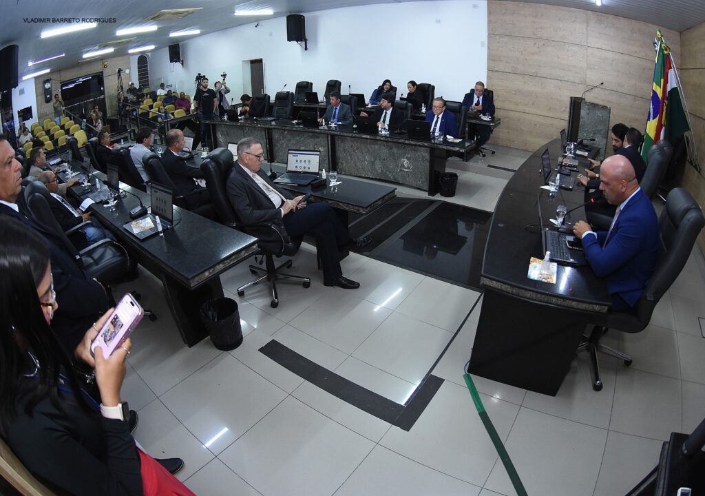 Câmara de Caruaru discute educação inclusiva, segurança pública e abastecimento de água na 37ª Sessão Ordinária