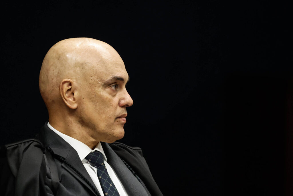 Defesas reclamam de método controverso de Moraes - 31/08/2025 - Poder