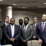 EUA: Juíza ordena novo julgamento em caso Tyre Nichols - 28/08/2025 - Mundo