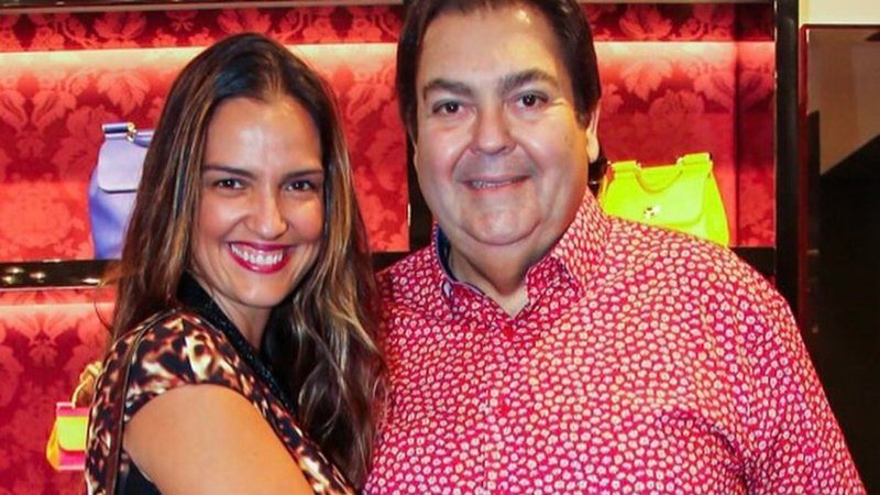 Esposa de Faustão atualiza quadro de saúde do apresentador