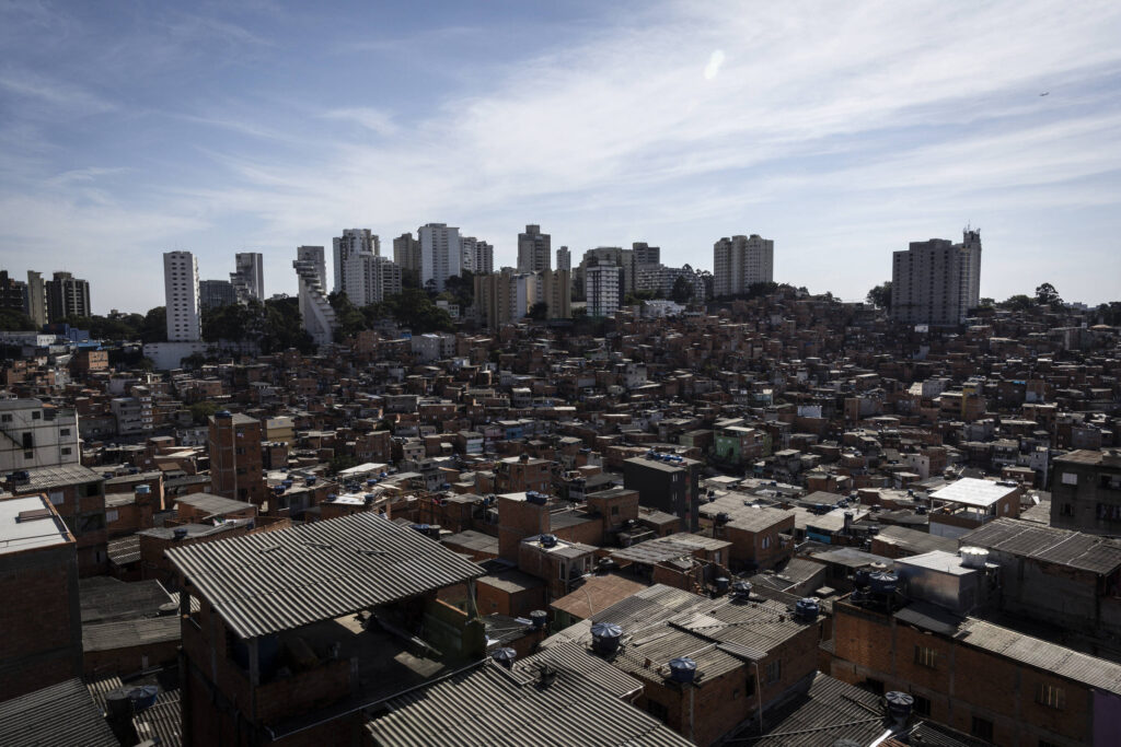 Mais de 3 milhões moram em áreas precárias na Grande SP - 07/08/2025 - Cotidiano