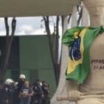 Moraes mantém condenação de mulher que pichou estátua no 8 de Janeiro