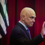 Moraes pede a Zanin data para julgamento de Bolsonaro - 14/08/2025 - Poder