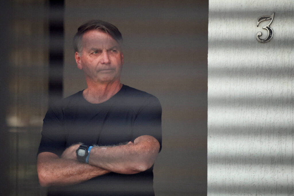 PGR pede mais policiamento para evitar fuga de Bolsonaro - 25/08/2025 - Poder