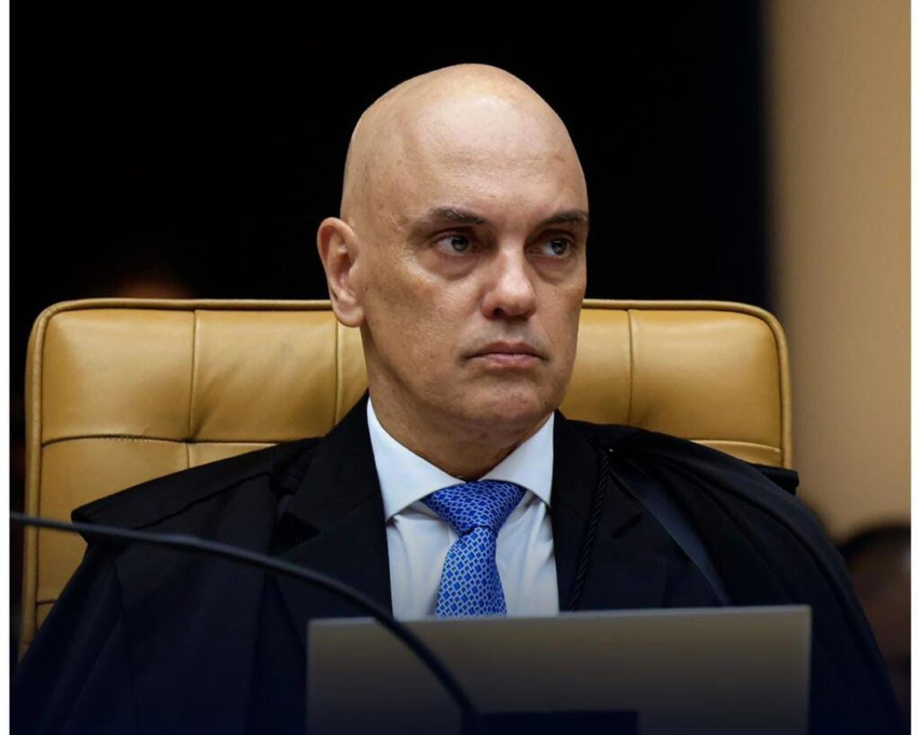 PT aciona STF para impedir bloqueio de contas de Alexandre de Moraes por bancos brasileiros