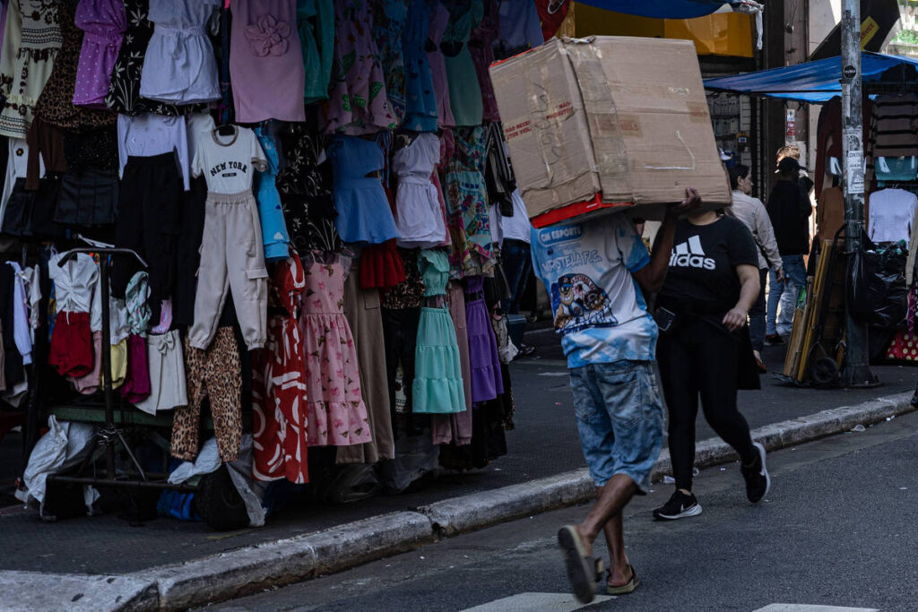 Pleno emprego: Brasil vive isso no mercado de trabalho? - 02/08/2025 - Mercado