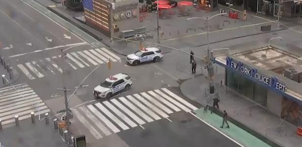 18.ago.2025 - Times Square, em Nova York, é evacuada após suspeita de bomba