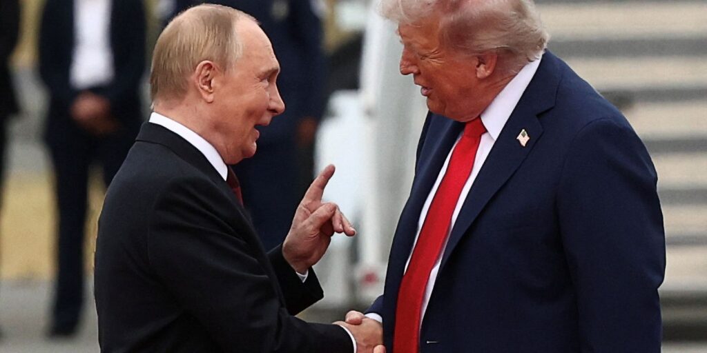 Trump e Putin encerram reunião sem acordo, mas com diálogo "produtivo"