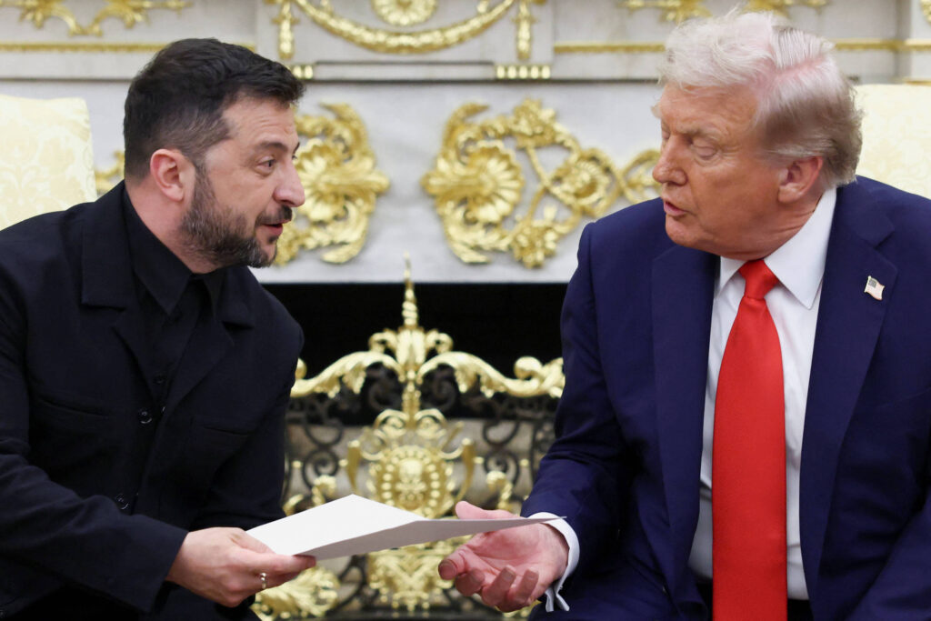 Ucrânia oferece US$ 100 bi em armas a Trump, diz jornal - 18/08/2025 - Mundo