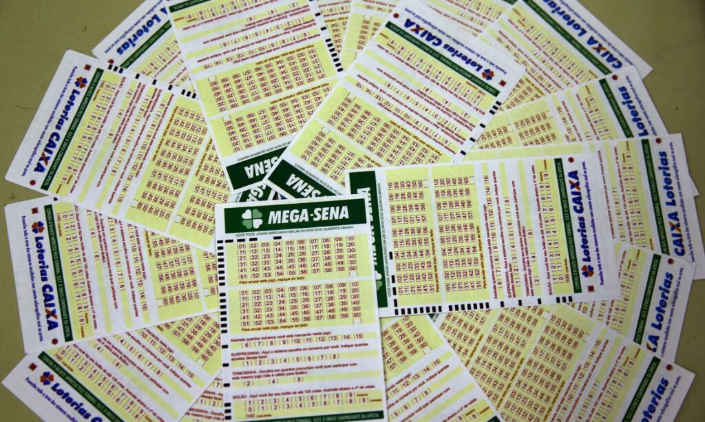 Mega-Sena acumula e prêmio principal vai para R$ 40 milhões