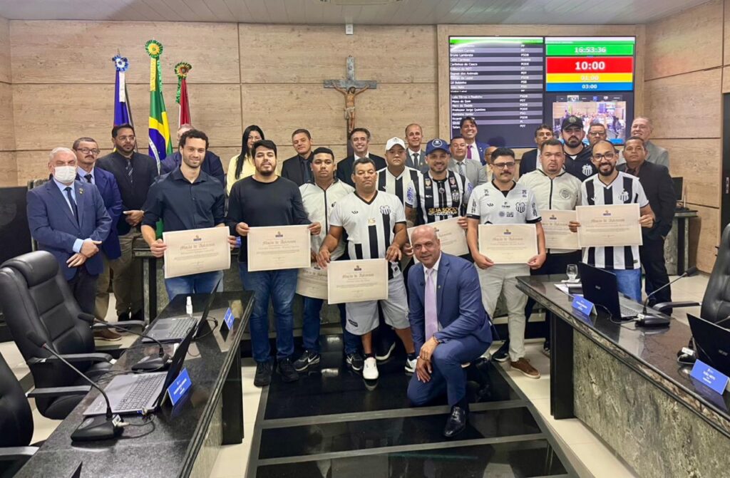 Anderson Correia homenageia personalidades e torcedores que marcaram a campanha do Central na Série D