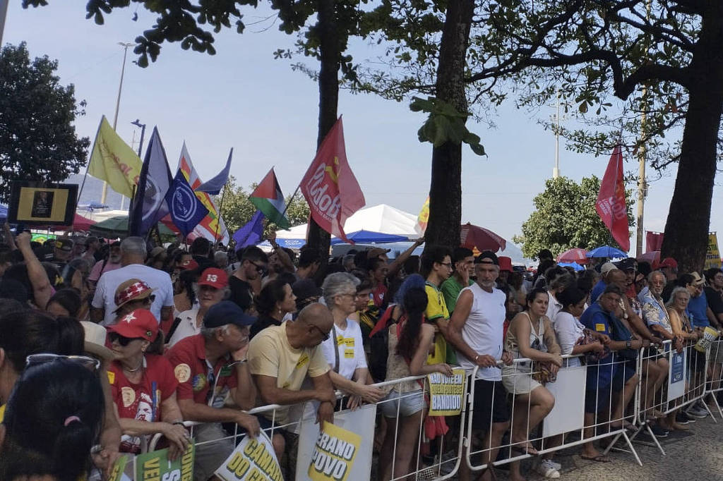Contra anistia, esquerda ocupa local de atos bolsonaristas - 21/09/2025 - Poder