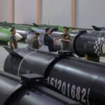 Coreia do Norte: Kim visita linha de produção de mísseis - 31/08/2025 - Mundo