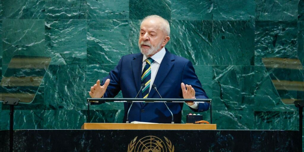 Democracia é o que está em jogo para a humanidade, alerta Lula nos EUA