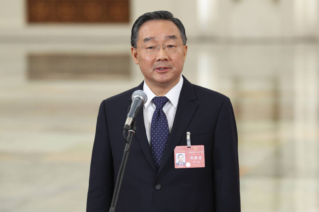 Ex-ministro da China é condenado à morte por corrupção - 29/09/2025 - Mundo