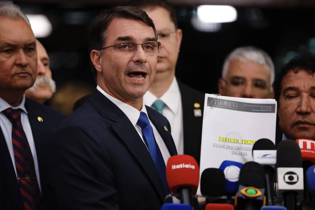 Flávio quer anular julgamento com denúncia de Tagliaferro - 09/09/2025 - Poder