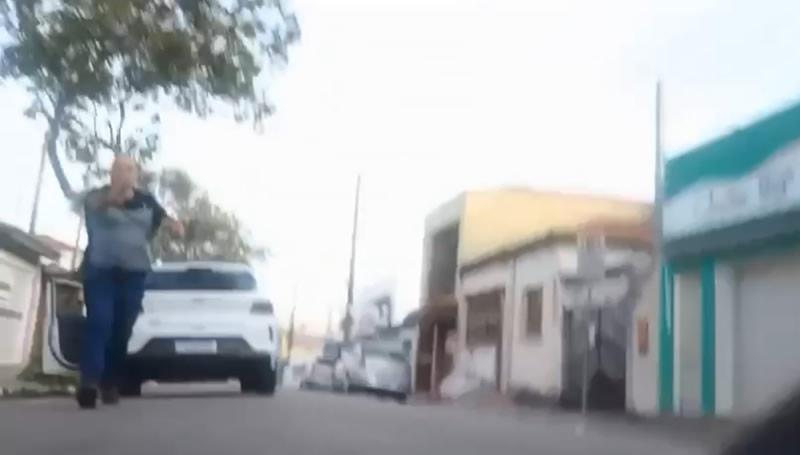 Guarda municipal é afastado após atirar em morador que o xingou durante discussão de trânsito