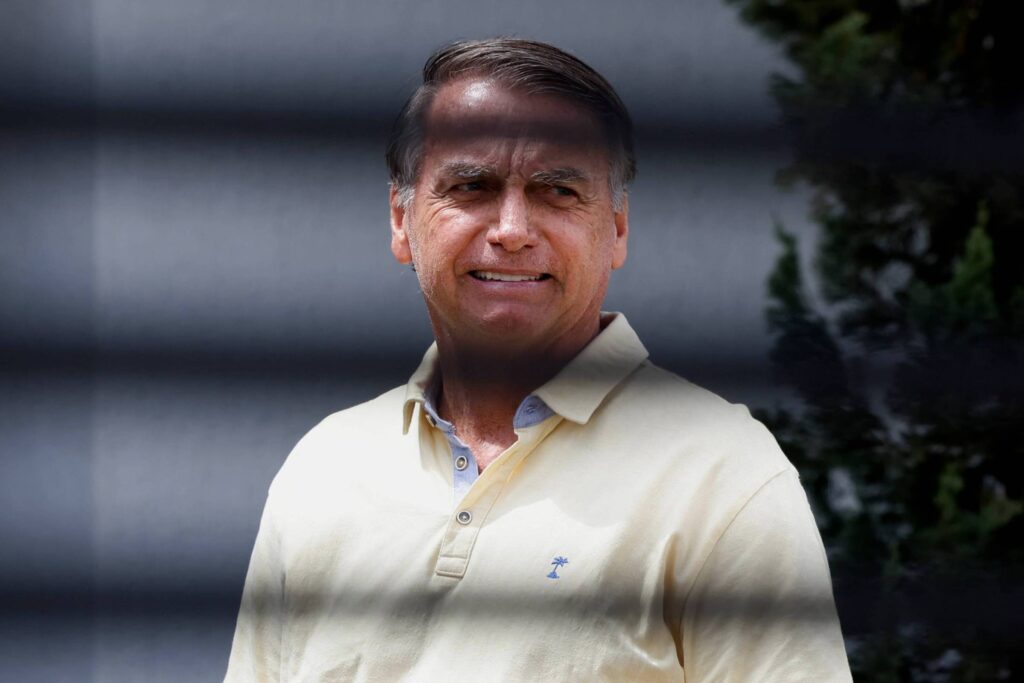 Moraes barra livre acesso de aliados a Bolsonaro - 10/09/2025 - Poder