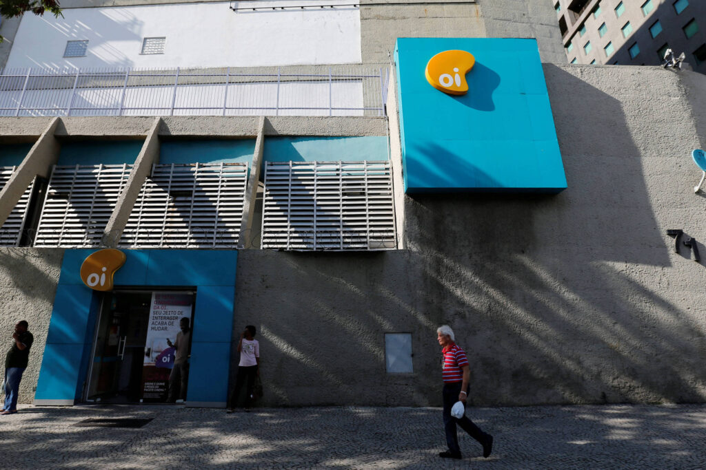 Oi: Justiça concede antecipação parcial de falência - 30/09/2025 - Mercado