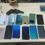 Polícia Militar prende trio com drogas e celulares no Vassoural, em Caruaru