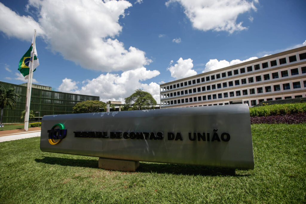 TCU avisa governo que buscar piso da meta é irregular - 24/09/2025 - Mercado