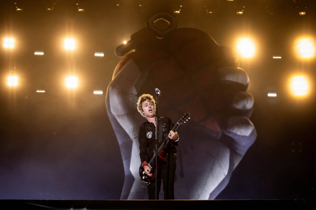 The Town: Green Day faz show com punk moleque e política - 08/09/2025 - Ilustrada