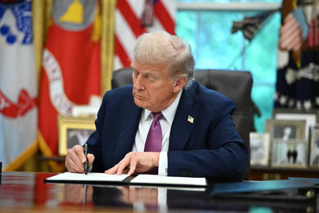 Trump diz que impôs tarifas porque Brasil faz algo infeliz - 05/09/2025 - Mercado