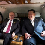 Vídeo mostra Putin e Kim Jong-un em passeio de limusine - 07/09/2025 - Mundo