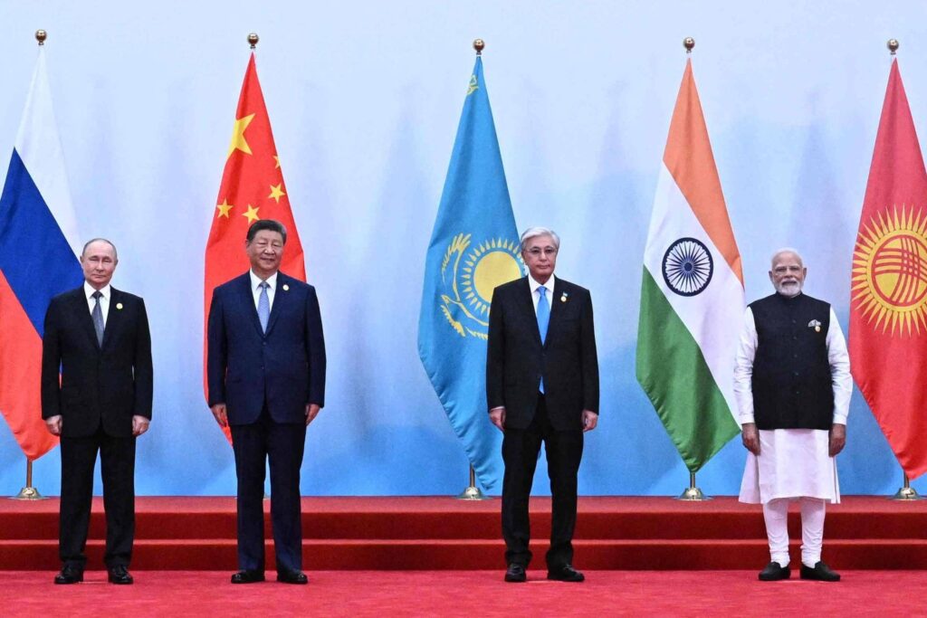Xi propõe nova governança global em cúpula com Putin e Modi - 01/09/2025 - Mundo