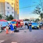Jovem motociclista fica gravemente ferido em colisão em Arapongas