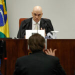 Moraes atende a pedido da PGR e reabre inquérito sobre suposta interferência de Bolsonaro na PF - 16/10/2025 - Brasília Hoje