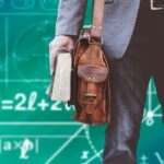 Professores do Rio denunciam escolas que não pagam salários