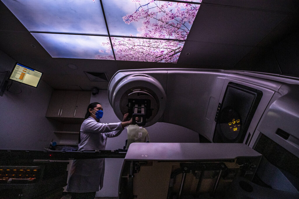 SUS receberá mais R$ 156 mi para expandir radioterapia - 22/10/2025 - Equilíbrio