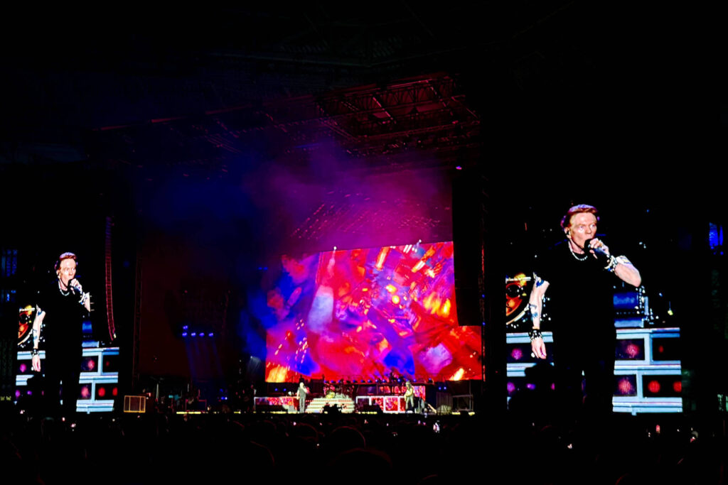 Show dos Guns N' Roses reúne fãs de várias gerações em SP - 25/10/2025 - Ilustrada